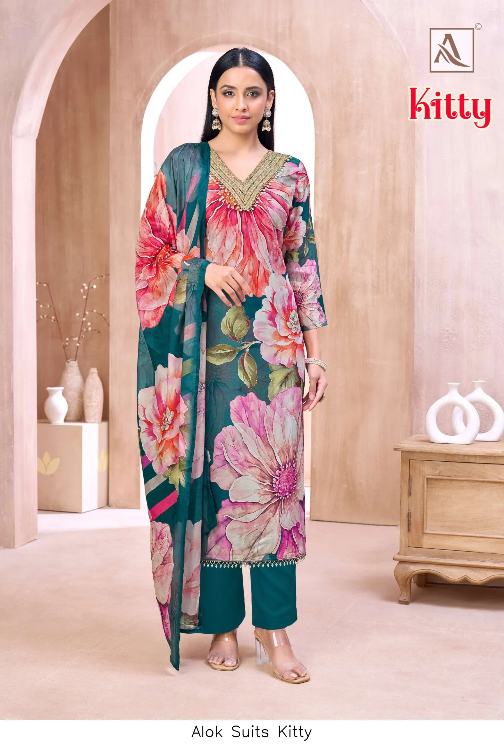 Alok Suits Kitty - Image 3