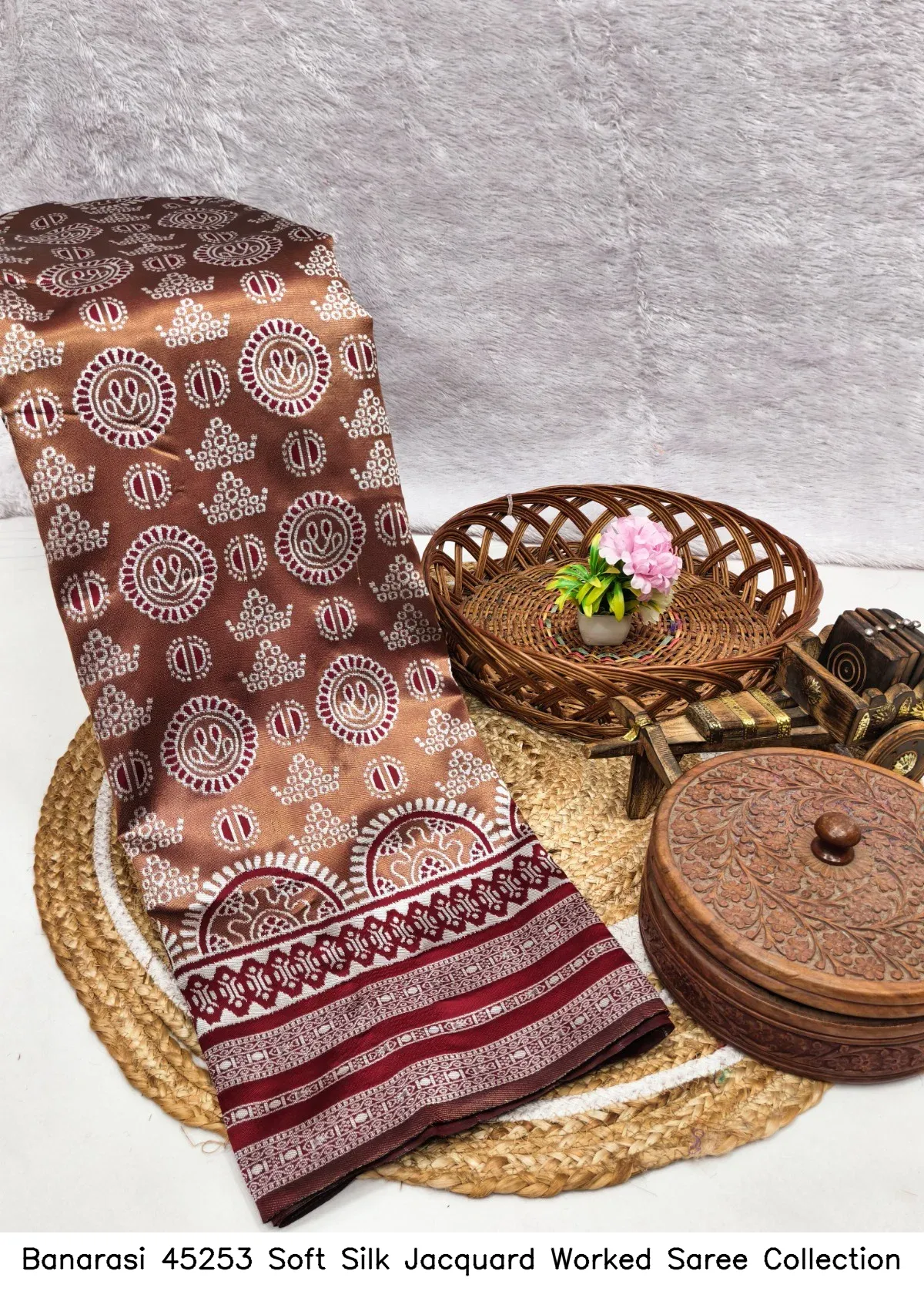 Banarasi 45253 Soft Silk Jacquard Worked Saree Collection - Image 3